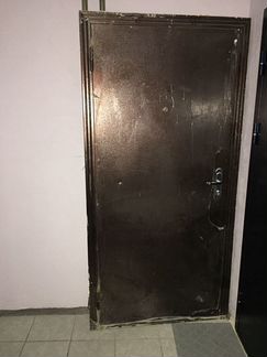 Входная железная дверь