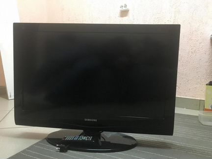 Телевизор SAMSUNG LE32C350D1W Black