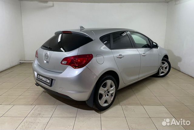 Opel Astra `2012