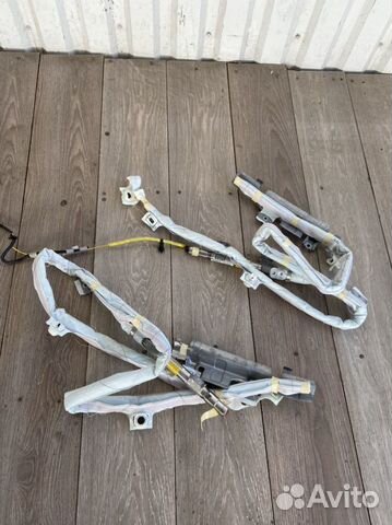 Шторка безопасности левая Toyota Auris E150