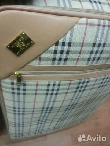 Новый чемодан на колесах Burberry Новый чемодан на колесах Burberry