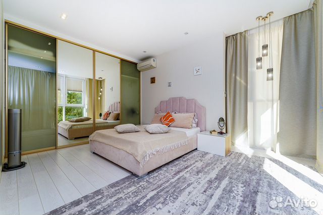 

1-к. квартира, 93 м², 2/9 эт.
