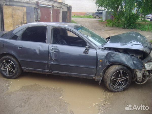 Audi A4 1.8 МТ, 1998, битый, 190 000 км