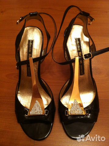 Чёрные лаковые нарядные босоножки 38р