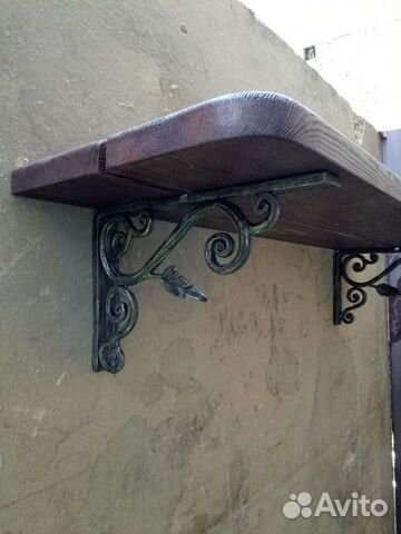 Полка настенная с кованными кронштейнами
