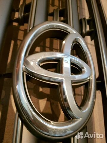 Лэнд Круизер 200, решетка радиатора с эмблемой Лэнд Круизер 200, решетка радиатора с эмблемой