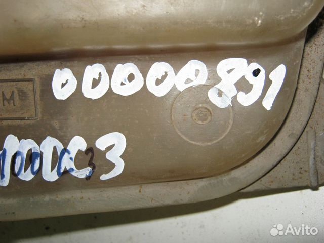 Бачок расширительный audi 100 C3 80/90 B3 Бачок расширительный audi 100 C3 80/90 B3