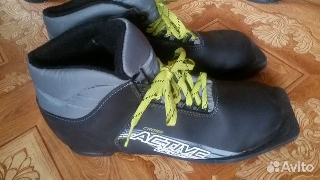 Лыжные ботинки