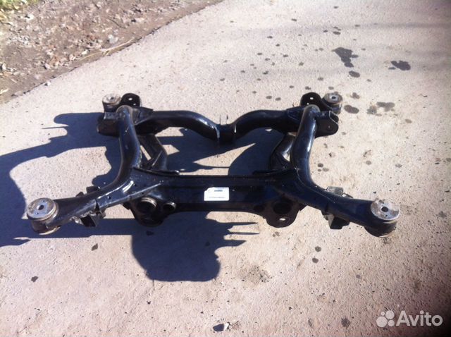 Подрамник задний Фольксваген Таурег 2