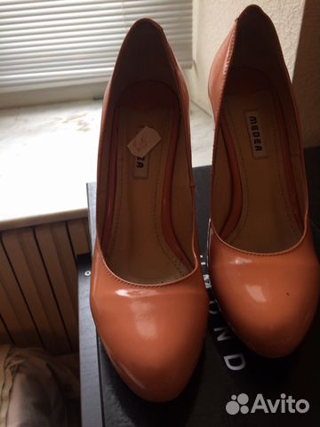 Туфли новые. Лак. Скрытая платформа Туфли новые. Лак. Скрытая платформа