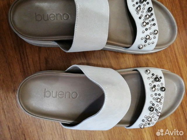 Новые босоножки-шлепанцы Bueno Новые босоножки-шлепанцы Bueno