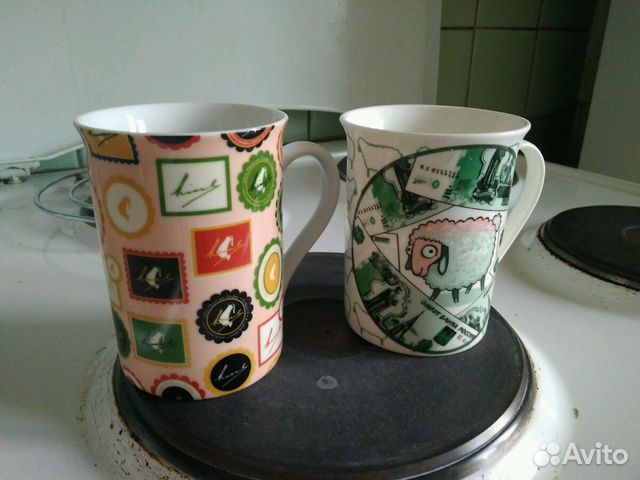 чашка чайная. кружка стеклянная. чашки и кружки. роскошные кофейные чашки. бокалы с вином на столе.