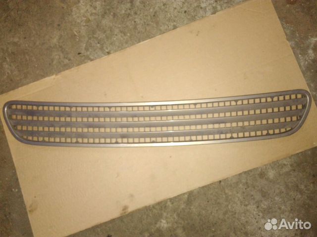 Решетка капота на Mercedes W210