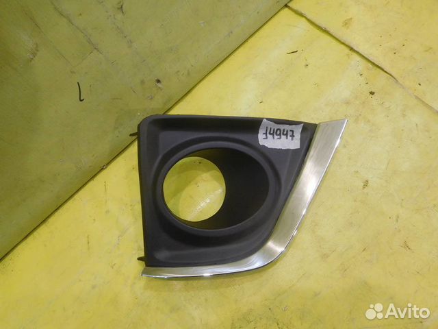 Накладка фары Toyota Corolla 180 12-16г 14947