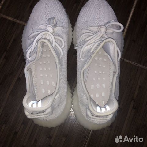 Adidas Yeezy 350 v2 Triple White Adidas Yeezy 350 v2 Triple White