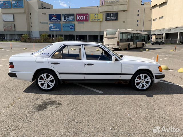 Mercedes-Benz W124 2.3 AT, 1989, 500 000 км