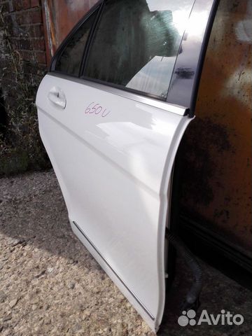 Дверь Mercedes W204 задняя правая Дверь Mercedes W204 задняя правая