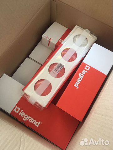 Розетки и выключатели Legrand