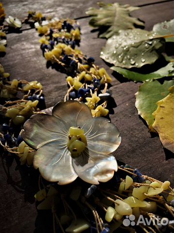 Продаю колье с перламутром и натуральными камнями Продаю колье с перламутром и натуральными камнями