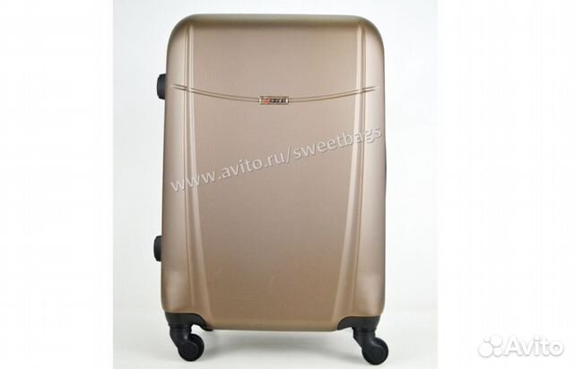 Чемодан на 4х колесах Чемодан на 4х колесах