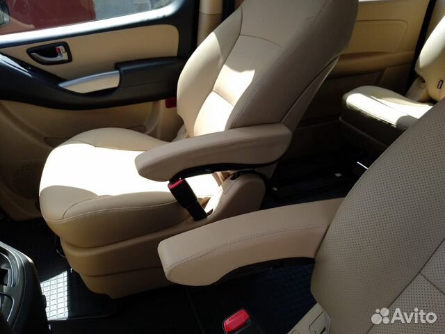 Подлокотник вод сид Хендай Гранд Старекс и H1