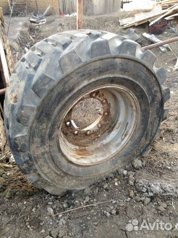 Колесо в сборе на погрузчик 33х15.50-16.5 Колесо в сборе на погрузчик 33х15.50-16.5