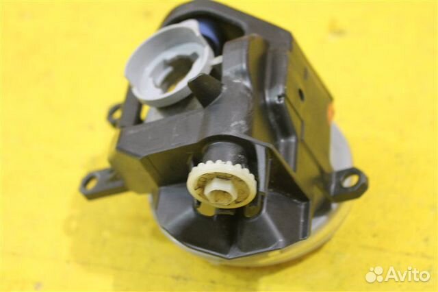 Фара противотуманная передняя левая Toyota