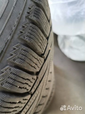Nokian Hakkapeliitta R2 SUV 235/65 R17 Nokian Hakkapeliitta R2 SUV 235/65 R17