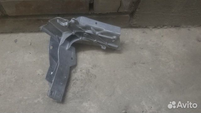 Кронштейн левый телевизора Mercedes W213 W238 W253