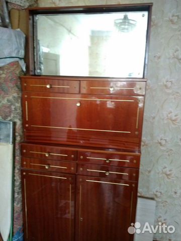 Комод с зеркалом и тумбой