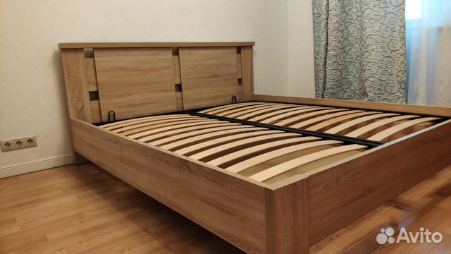 Кровать двуспальная с ящиком для белья Кровать двуспальная с ящиком для белья