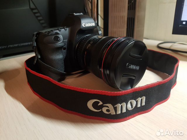 Canon сервисный canon moscow. Затвор фотоаппарата Canon. Фото с софт фильтром.