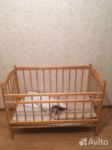 Детская кроватка с спальным набором и матрасом Детская кроватка с спальным набором и матрасом
