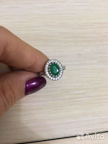Серебряное кольцо с изумрудом и фианитами