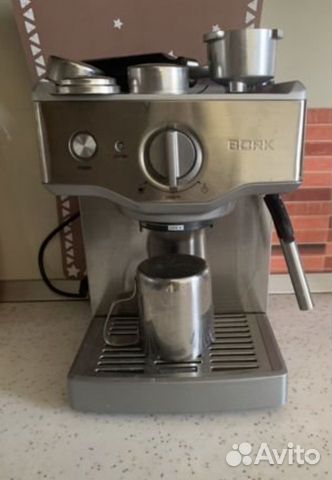 Кофемашина Bork c 700