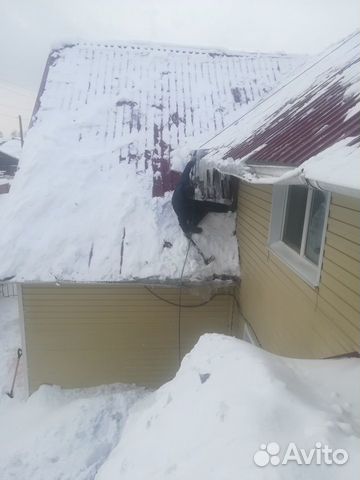 Уборка, очистка снега с крыш, сброс сосулек