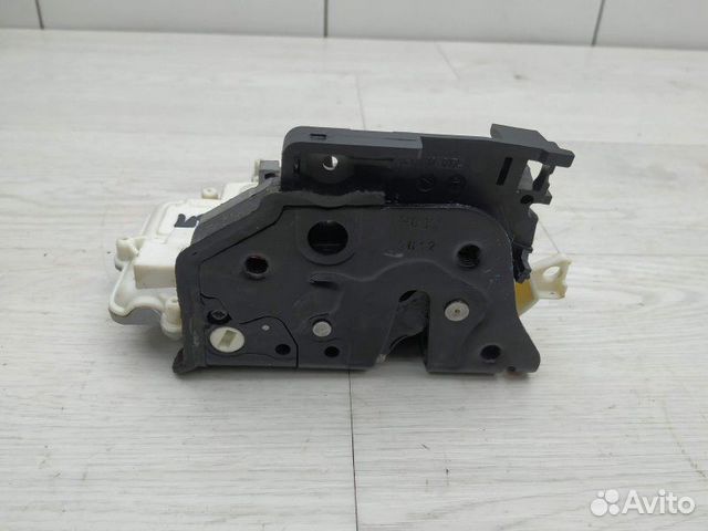 Замок задний правый 3C4839016A VW Passat (B7) 2011