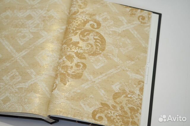 Обои светлые с золотыми рисунками США Обои светлые с золотыми рисунками США