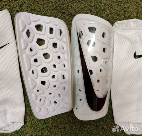 Новые футбольные щитки Nike Mercurial размер М Новые футбольные щитки Nike Mercurial размер М