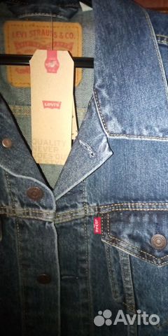 Levis джинсовая куртка (новая раз. М) Levis джинсовая куртка (новая раз. М)