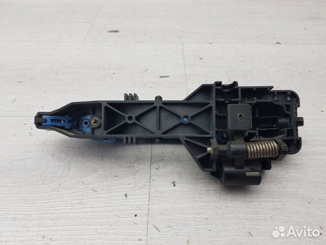 Ручка двери передняя правая Kia Venga G4FC 2011