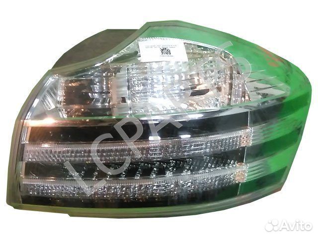 Фонарь задний внешний правый Toyota Blade
