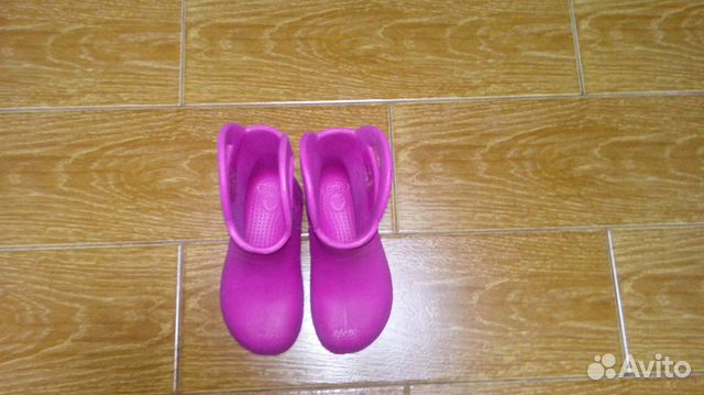 Сапожки для девочки crocs