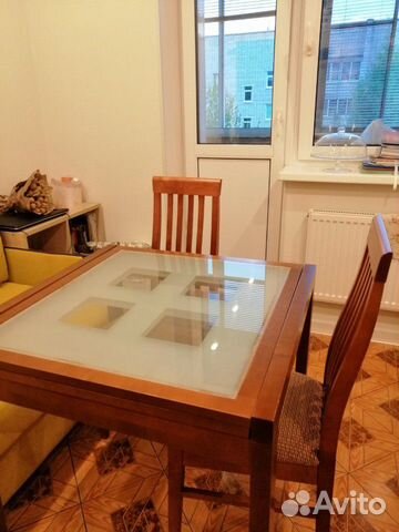 Стол и стулья