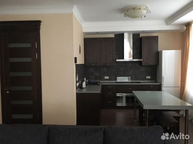 2-к квартира, 100 м², 1/11 эт.