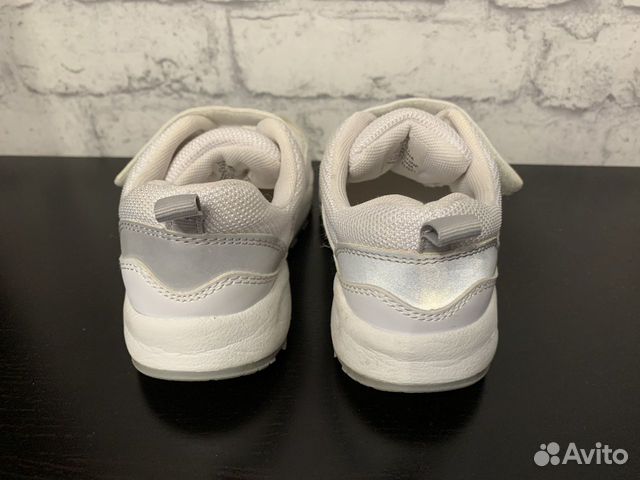 Кроссовки HM