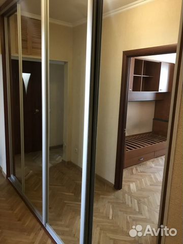 Встроенный шкаф-купе 4-х дверный, зеркальный