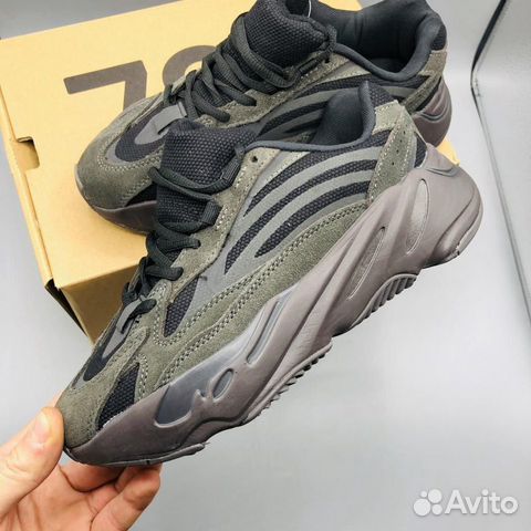 Кроссовки Adidas Yeezy Boost 700 V2 Коричневые Кроссовки Adidas Yeezy Boost 700 V2 Коричневые