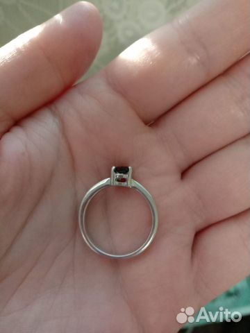 Серебряное кольцо с натуральным гранатом