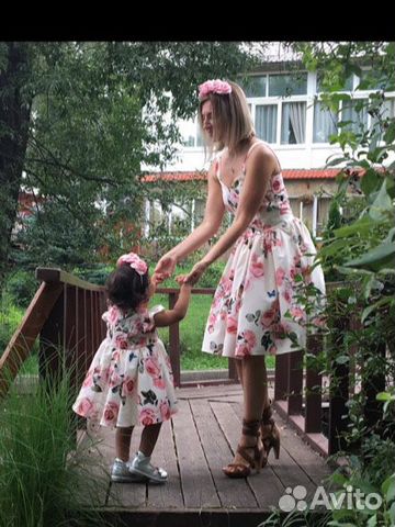 Платья family look для мамы и дочки комплект